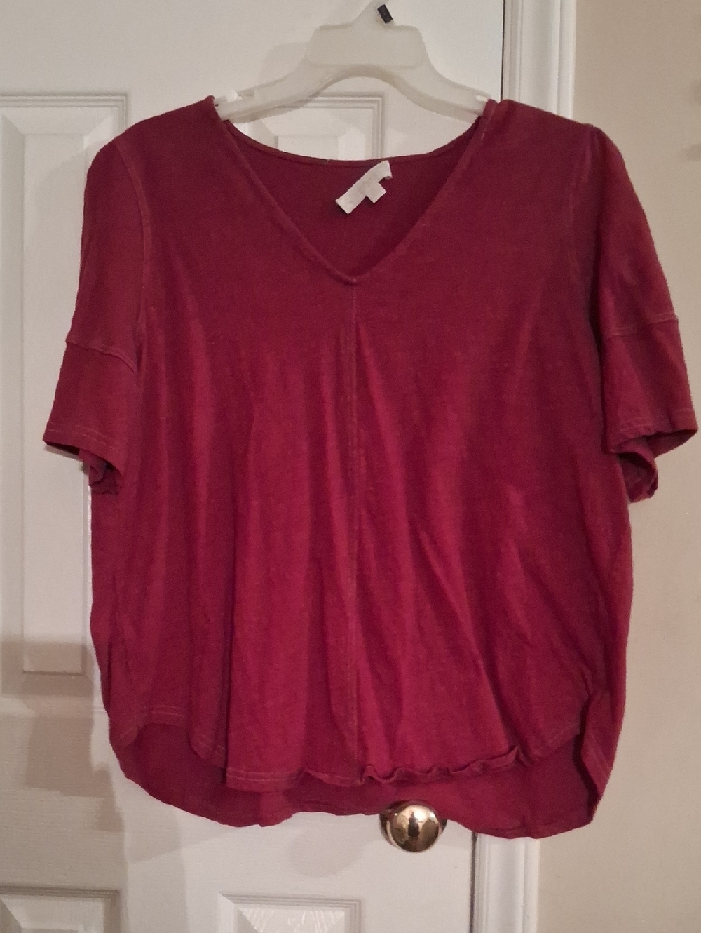 Weekend Max Mara Relaxed V-Neck Short Sleeve Top in Cranberry